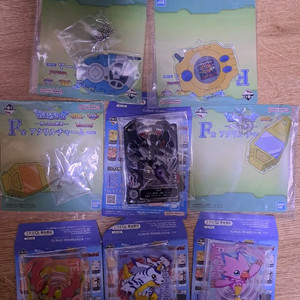 디지몬아크릴 스탠드 4개아크릴 키링 4종 총8개 일괄