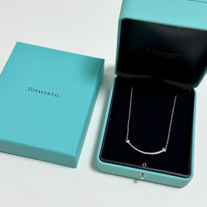 티파니 T 스마일 스몰 펜던트 (18K 화이트골드) 거