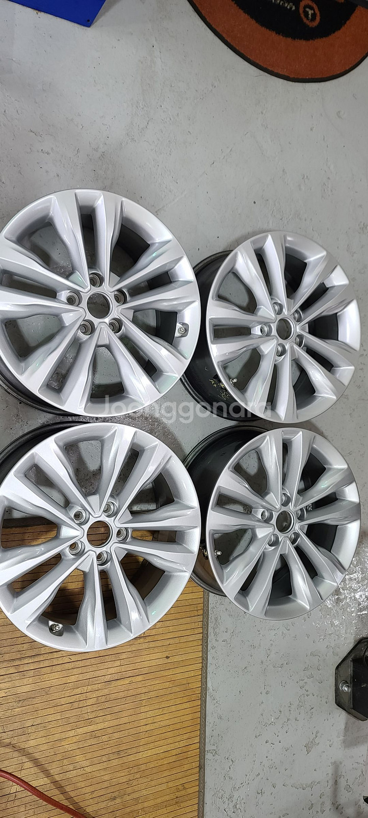 싼타페dm 더프라임 실버 18인치 순정휠 대품판매20만--3