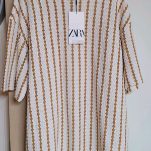 자라 스트라이프 스트럭처 티셔츠