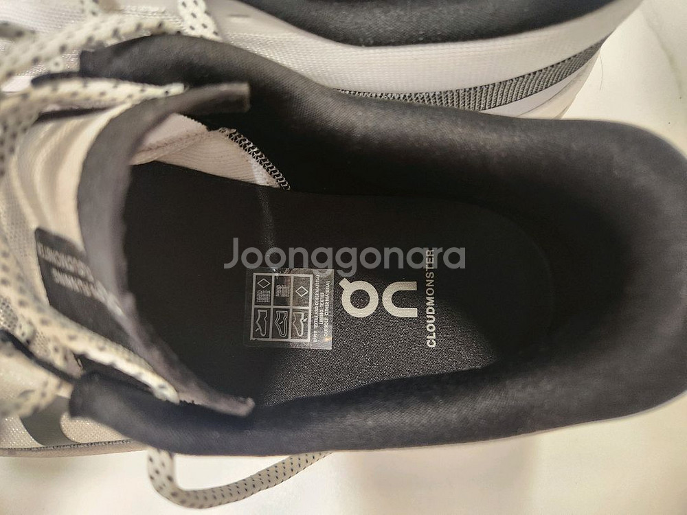 온 클라우드몬스터2 260mm 러닝화--2