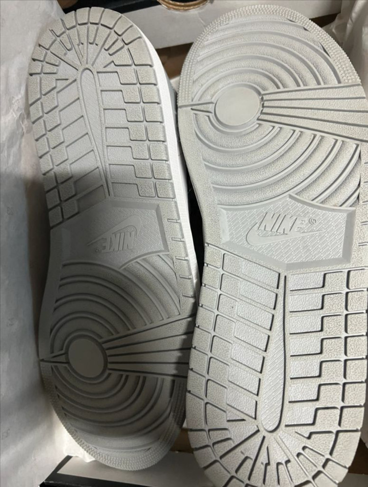 290 나이키 조던 미드 스모크그레이 이미지