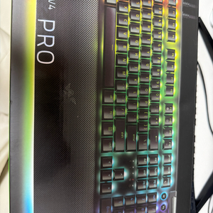 레이저 블랙위도우 v4 pro