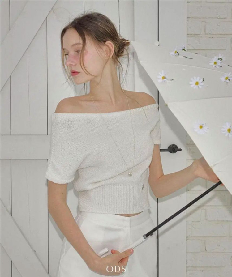 (미착용 새상품) 오디에스 ODS 오프숄더 니트 탑--0
