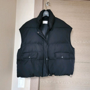 블랙구스조끼패딩