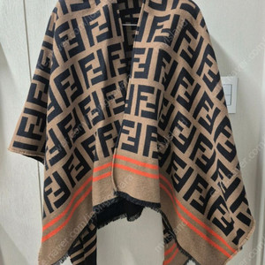 펜디 FF 로고 울 니트 케이프