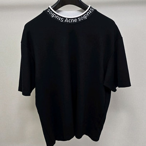 아크네스튜디오 모크넥 반팔 티셔츠 L사이즈 105