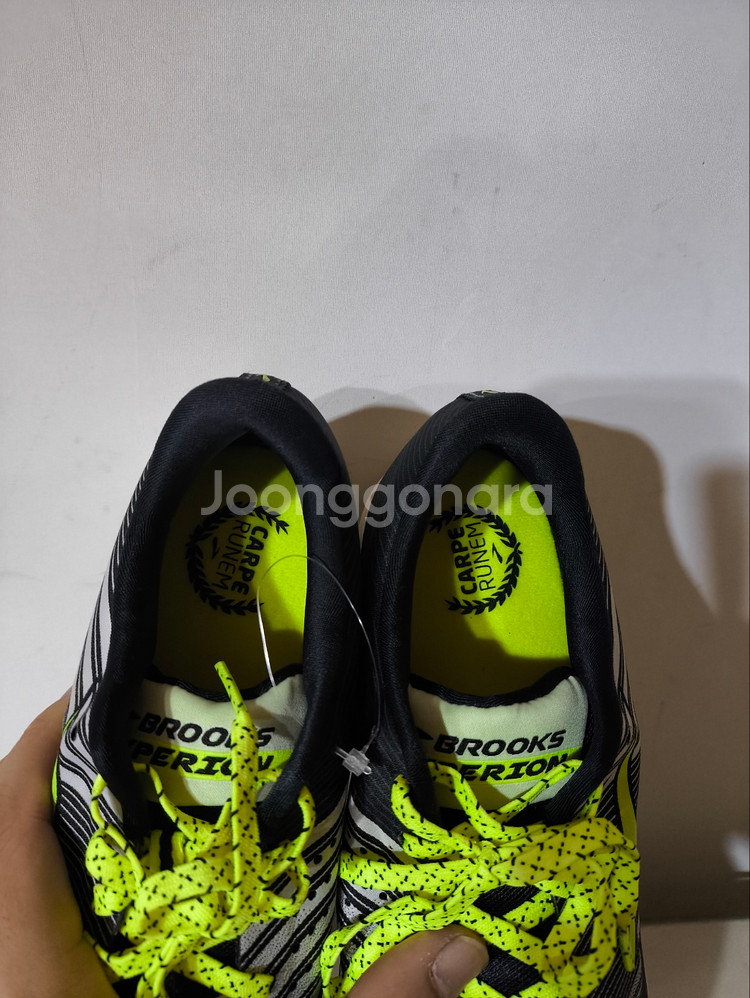 285mm 브룩스 하이페리온 런닝화--5