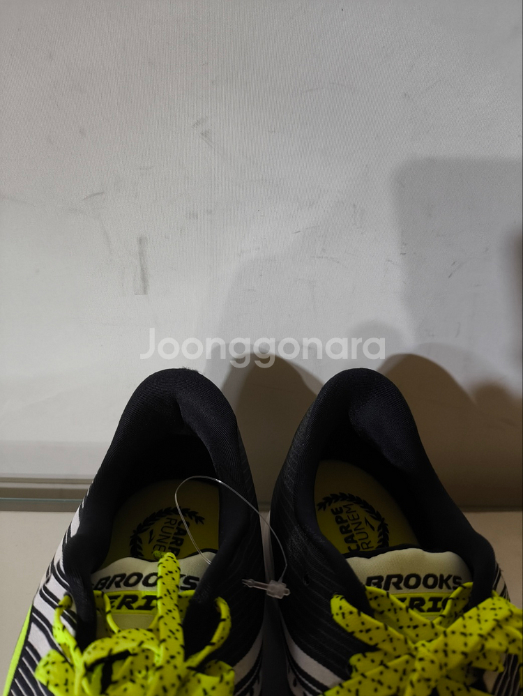 285mm 브룩스 하이페리온 런닝화--4