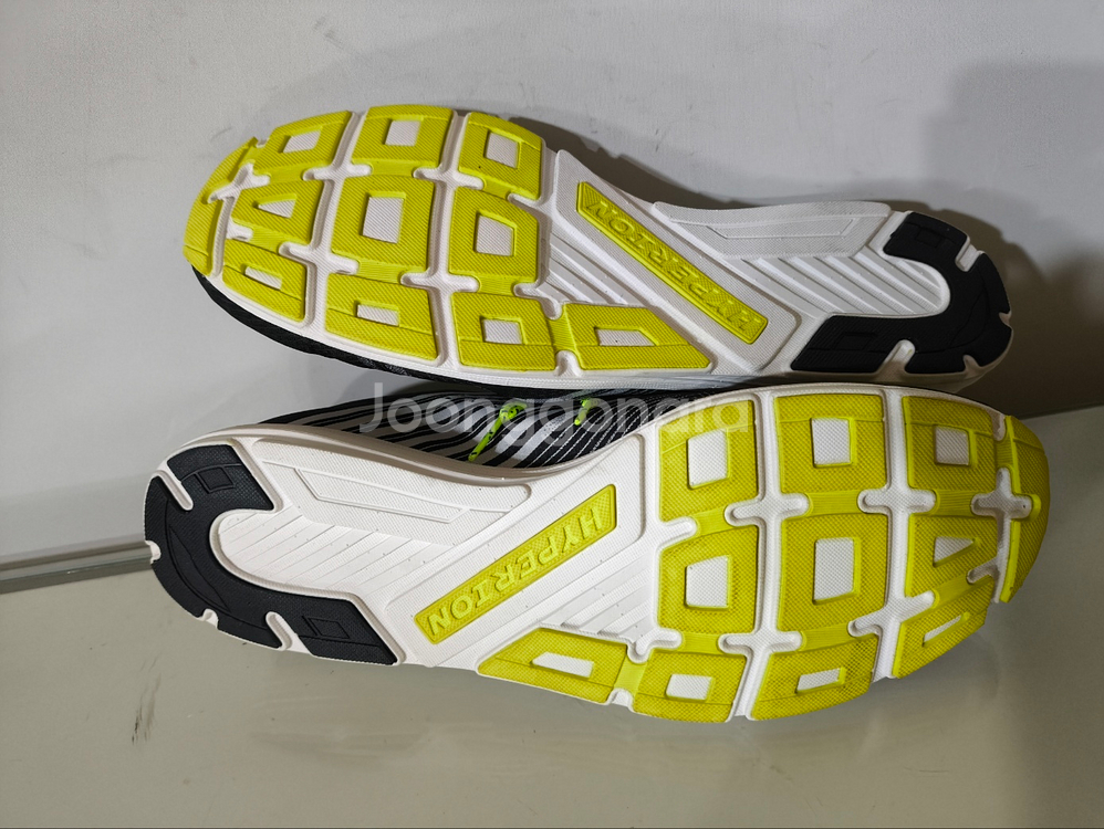 285mm 브룩스 하이페리온 런닝화--8