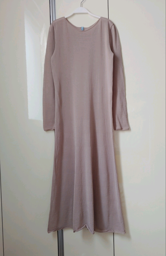 베뉴먼트 쉬어 롱 니트 드레스 이미지