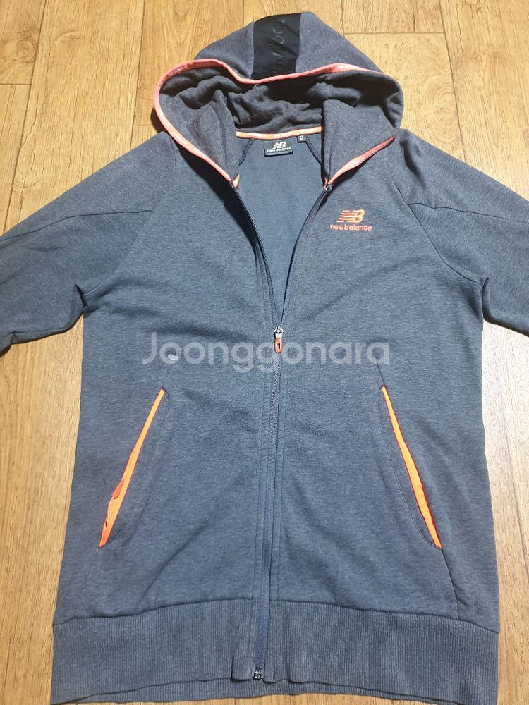 뉴발란스 운동복 후드집업95 사이즈입니다--0