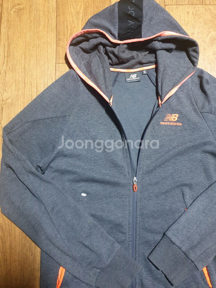 뉴발란스 운동복 후드집업95 사이즈입니다--3