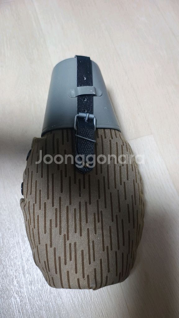 미군 메스킷, 캔틴컵, 반합 2개, 독일군 수통 등--9