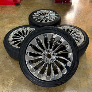 제네시스EQ900 19인치 크롬휠타이어 팝니다