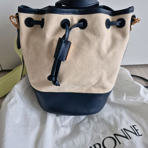 쿠론 숄더 패브릭 레더 믹스 버킷