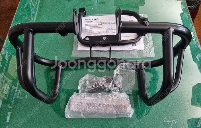 GB350C 일본혼다순정 상단 좌우 엔진가드--1