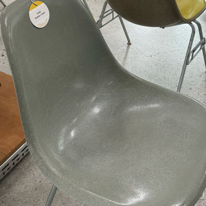 허먼밀러 임스체어 레어색상 씨폼그린 파이버글라스