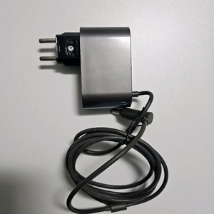 [판매완료]다이슨 V8 정품 충전기 어댑터(택포1.2)