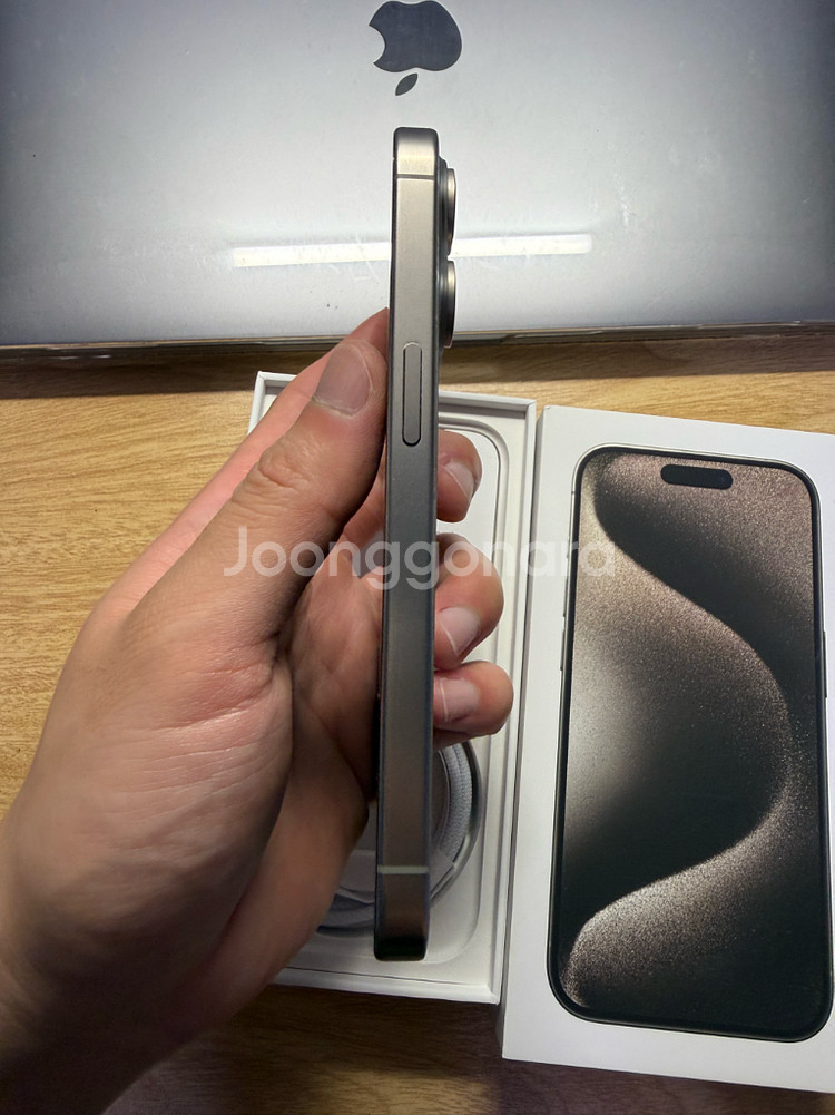 아이폰15프로 네추럴 티타늄 256GB 풀박스--3
