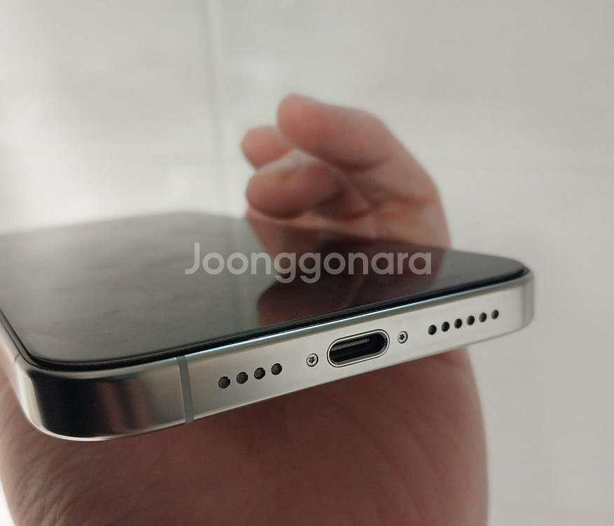 아이폰16 프로맥스 512 화이트 배터리 100 SS급--9