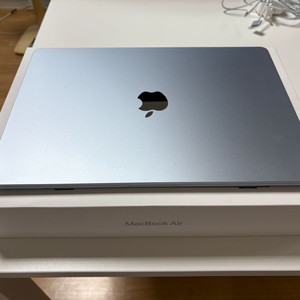 맥북 에어 15 m4 256gb/16gb 스카이블루