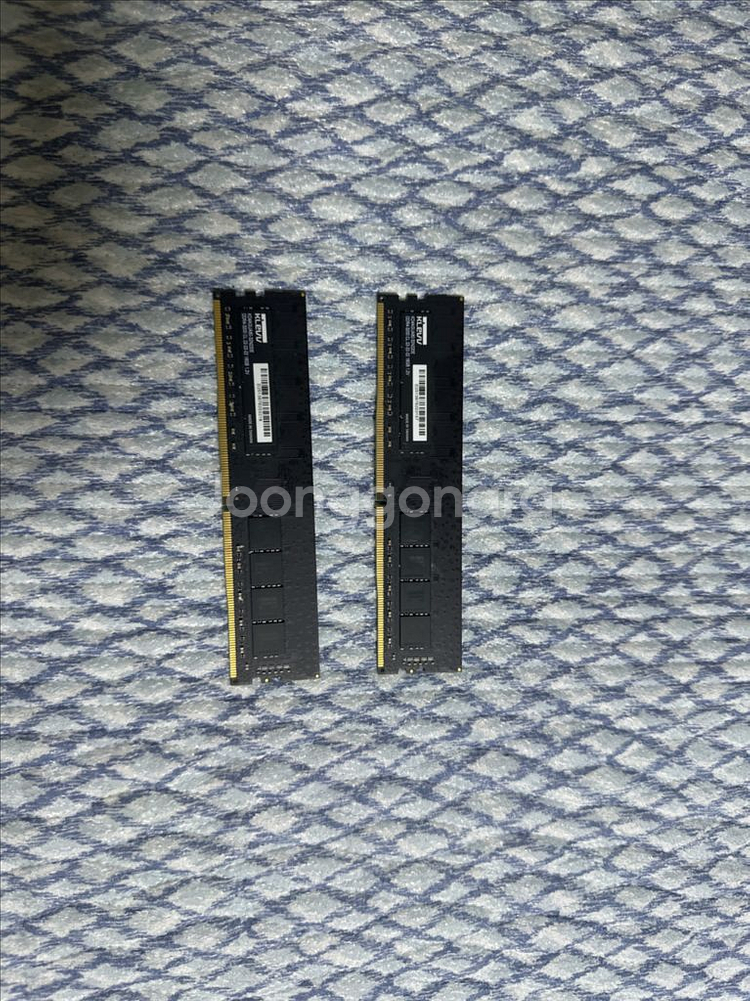 에센코어 DDR4 16G CL22 3200 2개--0