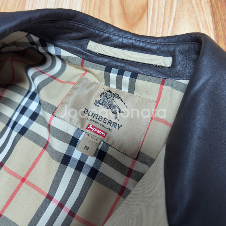 슈프림 버버리 트렌치코트 m사이즈--3