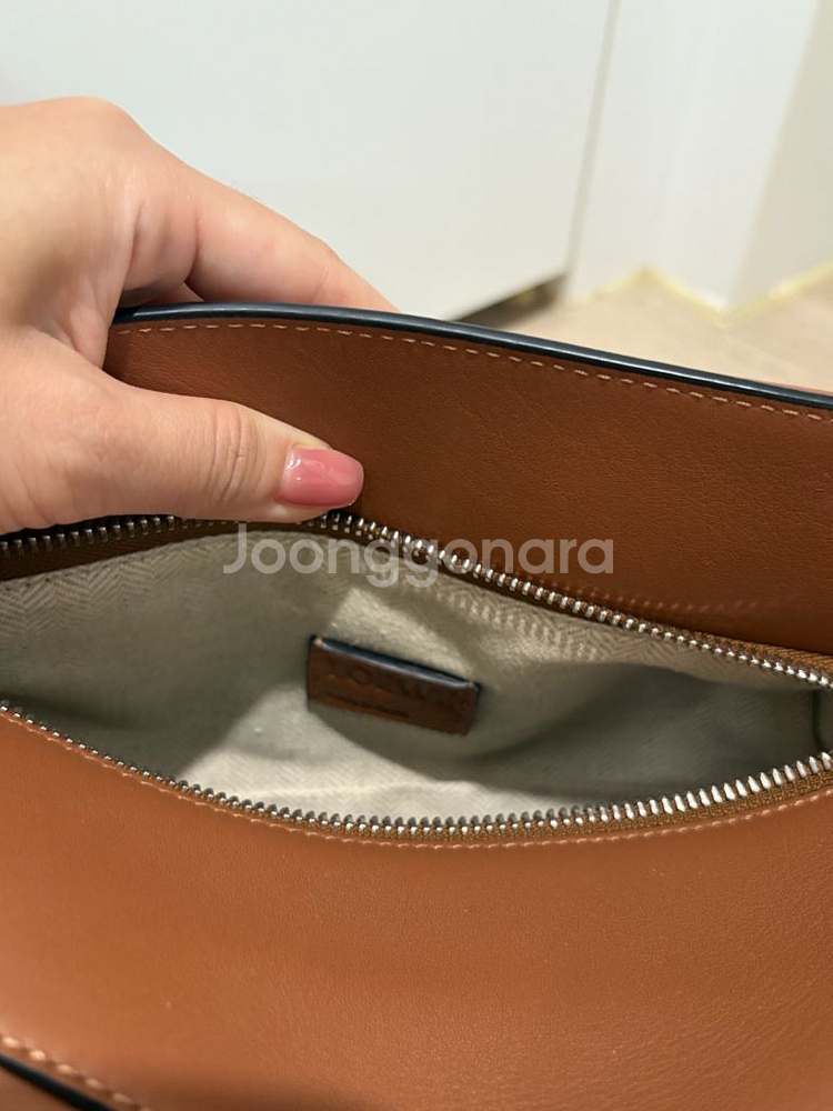 로에베 퍼즐백 스몰 탄--8