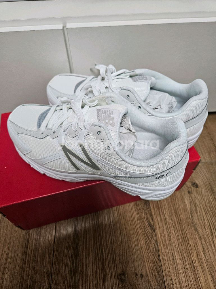 뉴발란스 480v5 250mm화이트 운동화 새상품팝니다--0