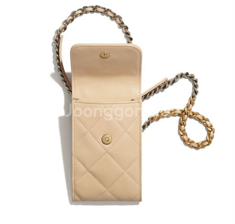 샤넬19 램스킨 폰 홀더백--2