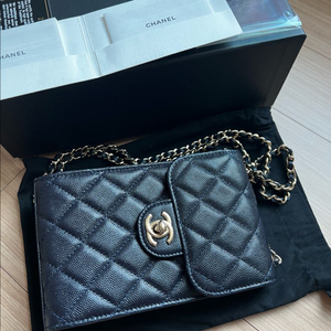 샤넬 클래식 턴락 CC 폰홀더백 캐비어 다크네이비