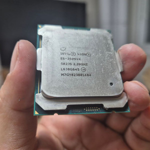 인텔 제온 CPU e5-2699 v4 2개 팝니다.