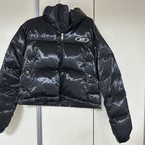 (급전 오늘 까지만) 본투윈 숏패딩 여성 크롭 글로시