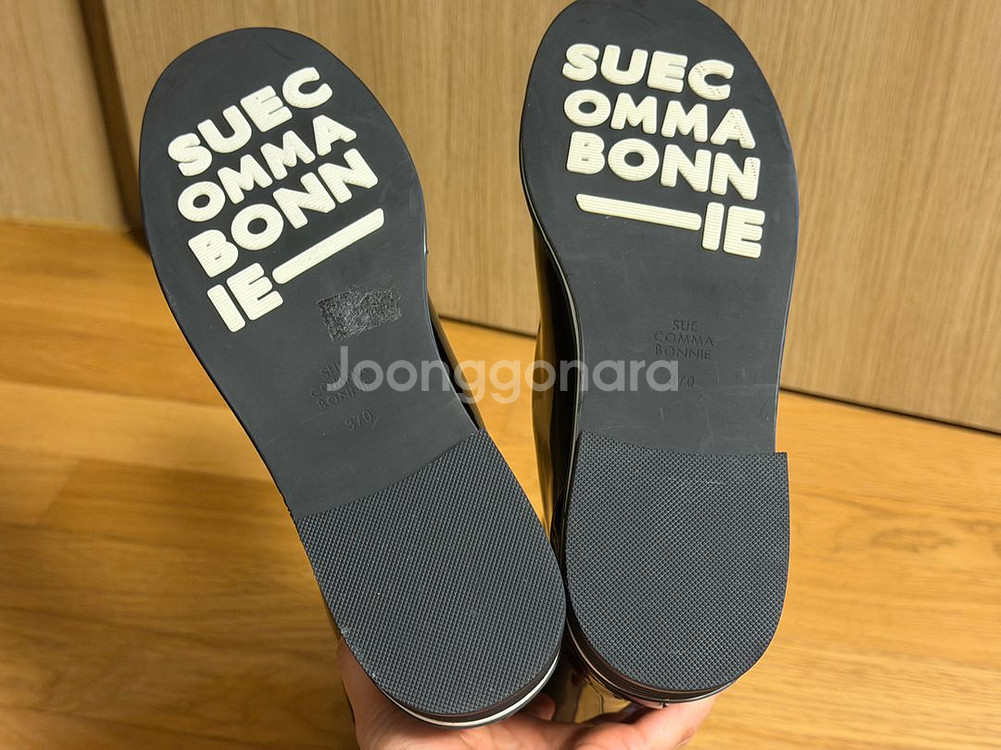 슈콤마보니 에나멜 롱부츠. 240mm. 37사이즈.--6