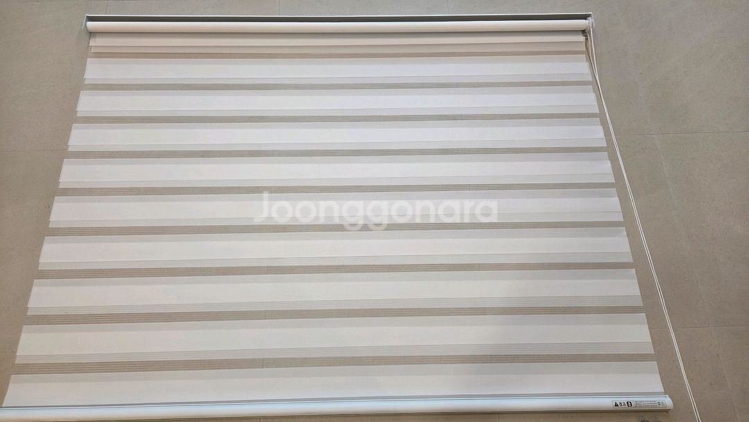 덱스터 롤스크린 블라인드. 화이트 콤비 2개--6
