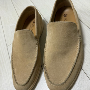 로로피아나 43 베이지 네이비 팝니다