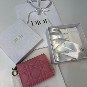 [DIOR]디올 레이디 디올 미니 지갑 핑크