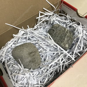 애완용 돌 수석 2개 - 만원