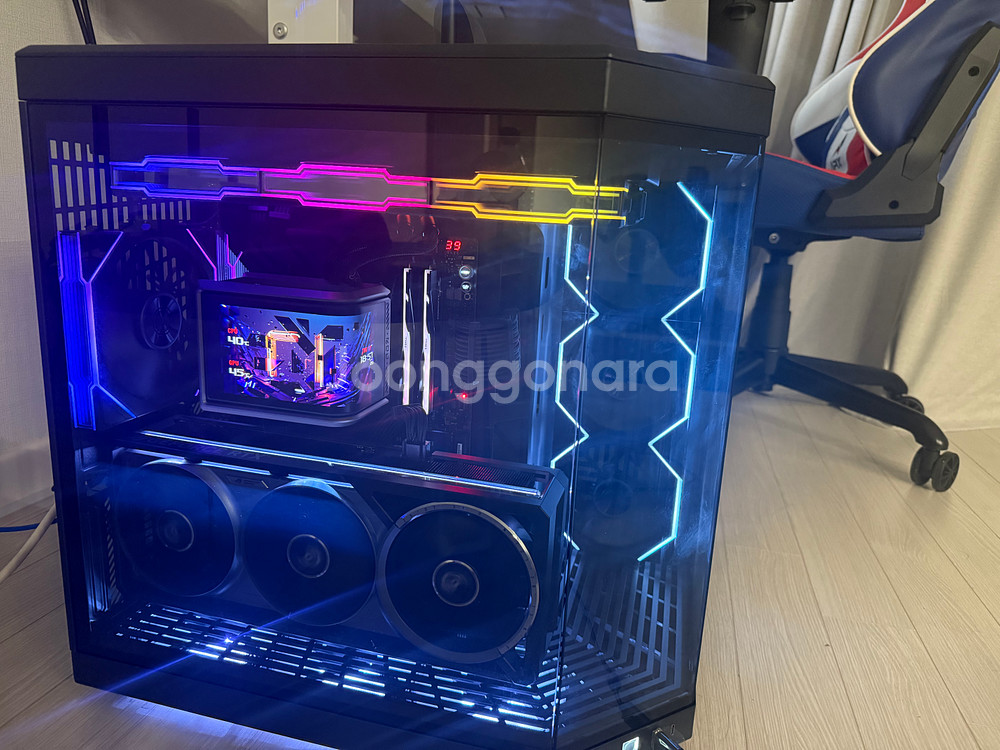 Astral RTX 5090 탑재된본체 모니터 등등셋트--1