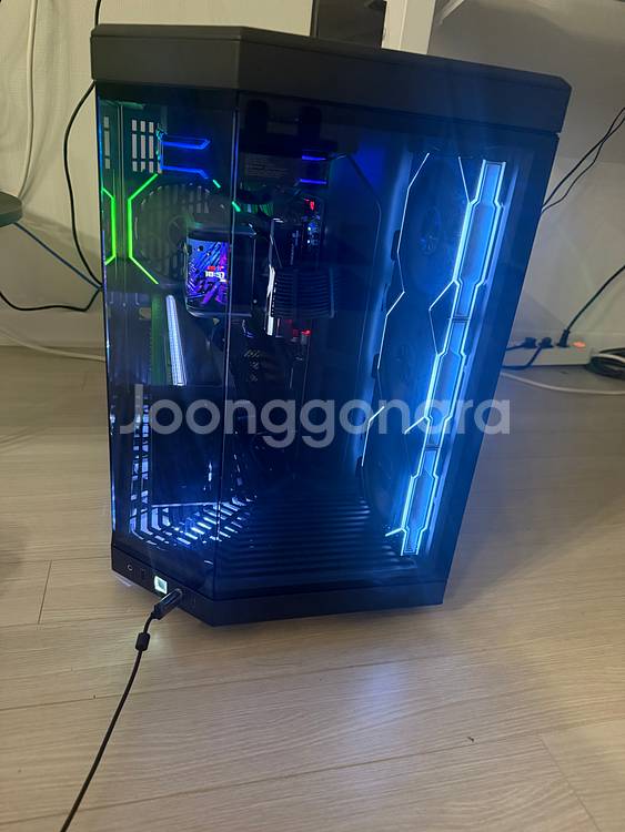 Astral RTX 5090 탑재된본체 모니터 등등셋트--2