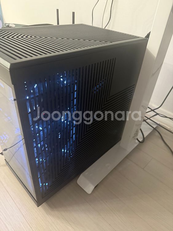 Astral RTX 5090 탑재된본체 모니터 등등셋트--3