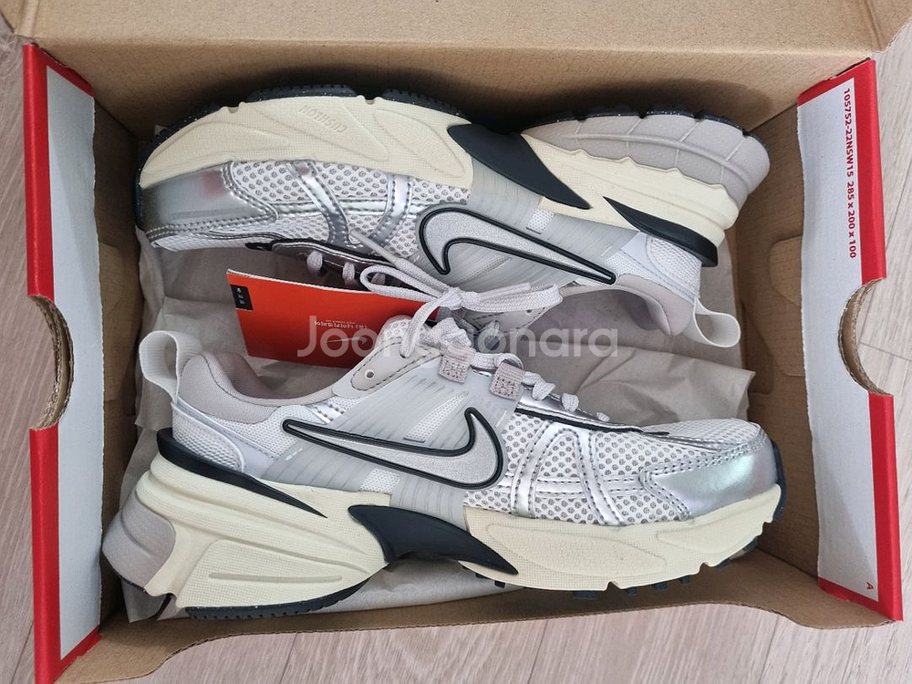 나이키 v2k 220--1