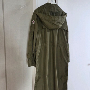 몽클레어 바람막이 히엔구 카키