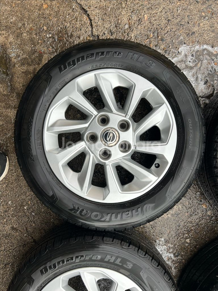 코란도 투리스모 순정 17인치 휠타이어--3