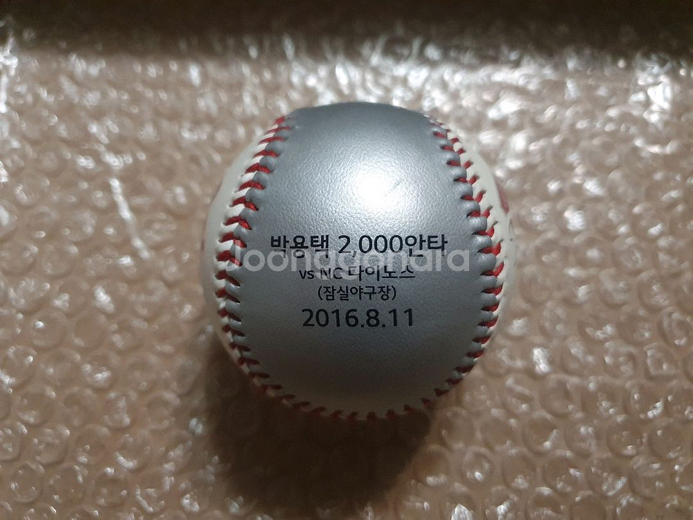 KBO LG트윈스 박용택 2000안타 기념구--1