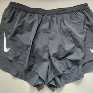 새상품)나이키 에어로스위프트 2인치 러닝 쇼츠 블랙 L