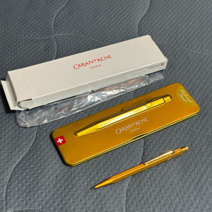 까렌다쉬 844 골드바 0.5 샤프 신품급