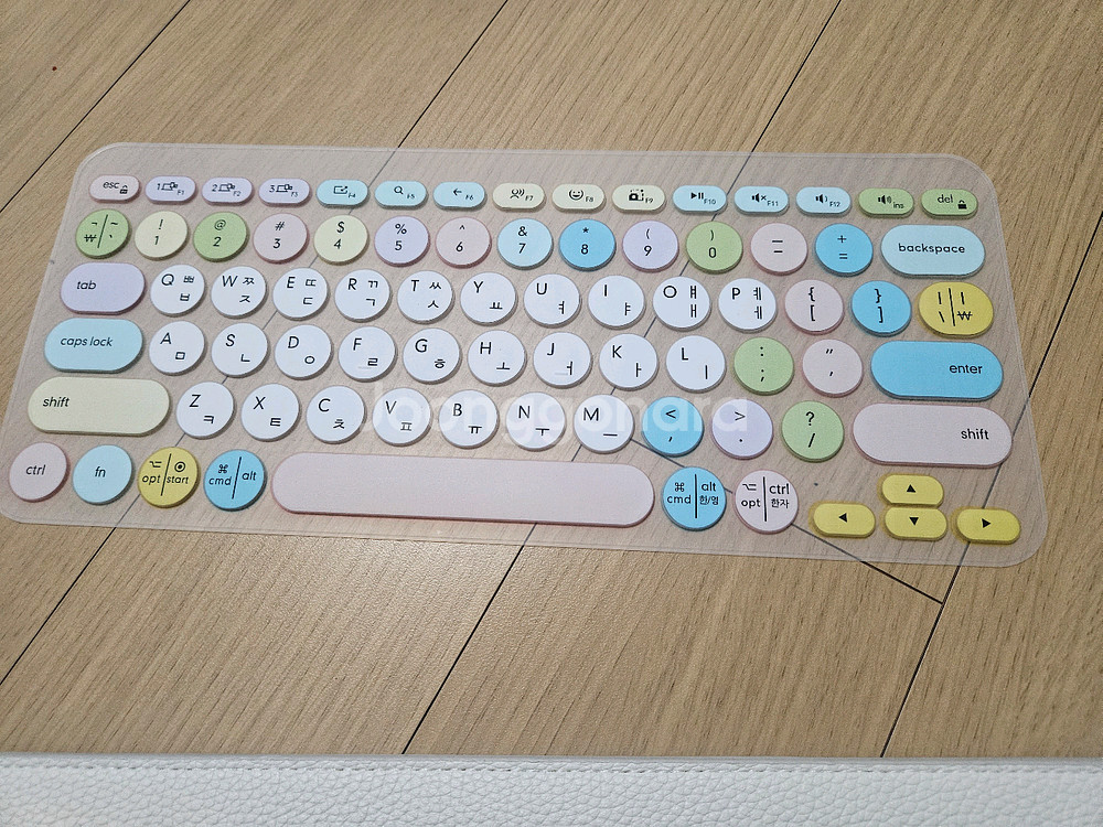 로지텍 K380 키스킨 및 케이스(파우치)--1