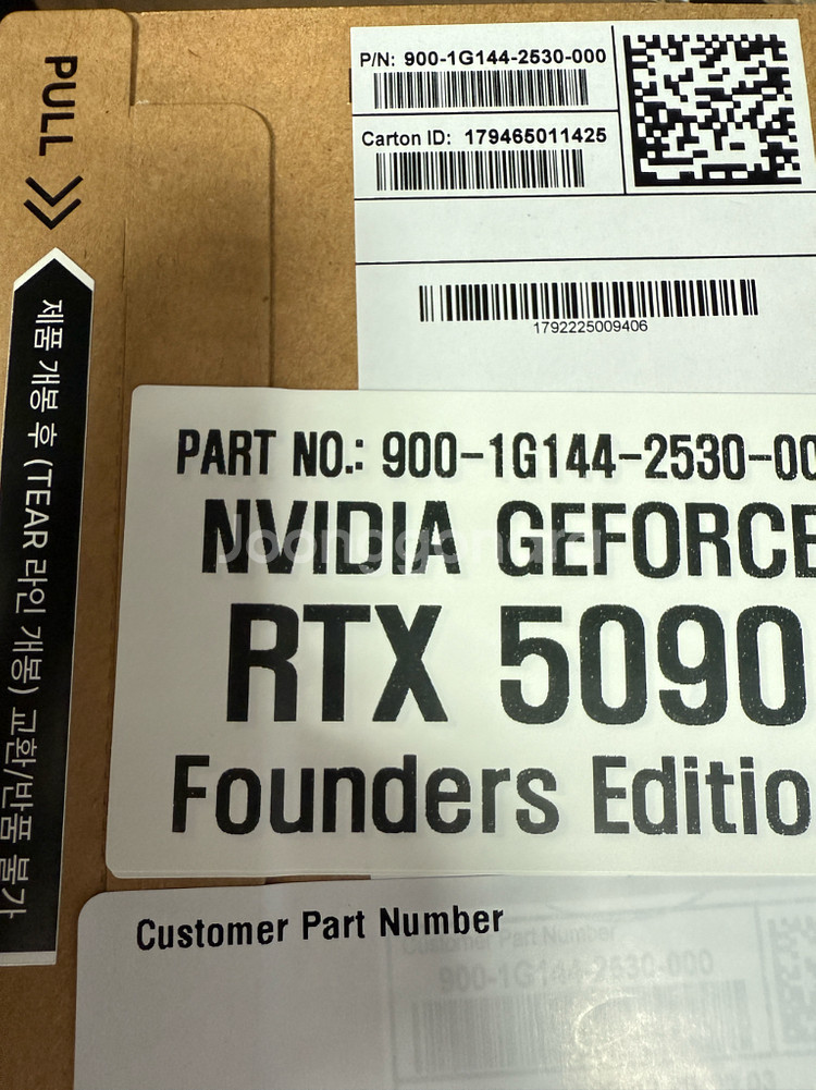 RTX 5090 Founders Edition 신품--0